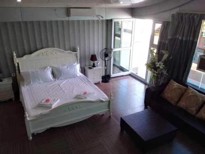 Crystal Beach Hotel Port Vila Esterno foto