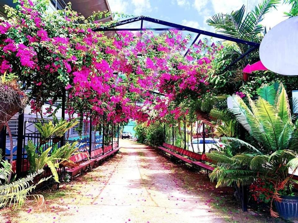 Crystal Beach Hotel Port Vila Esterno foto