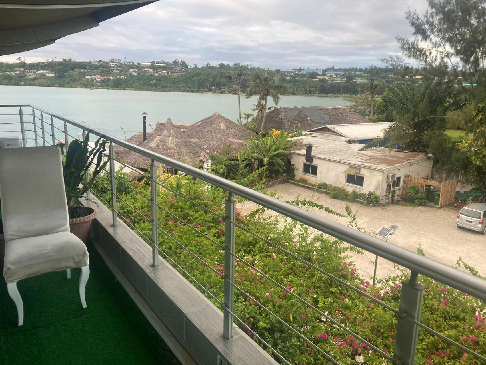 Crystal Beach Hotel Port Vila Esterno foto