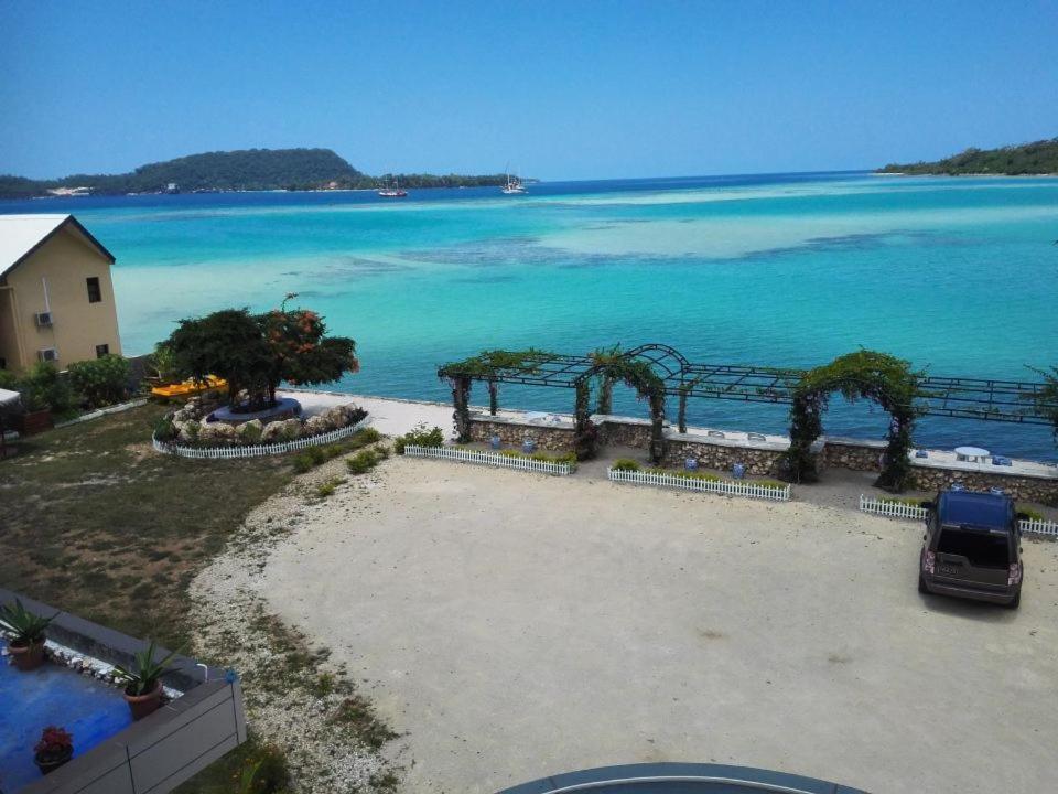 Crystal Beach Hotel Port Vila Esterno foto