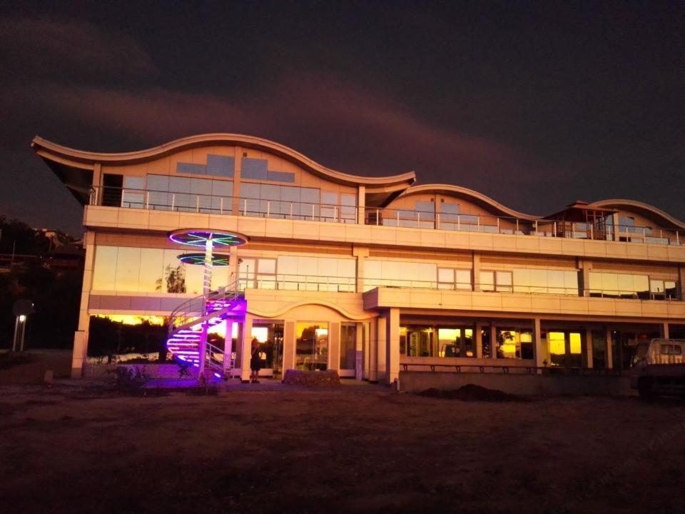 Crystal Beach Hotel Port Vila Esterno foto