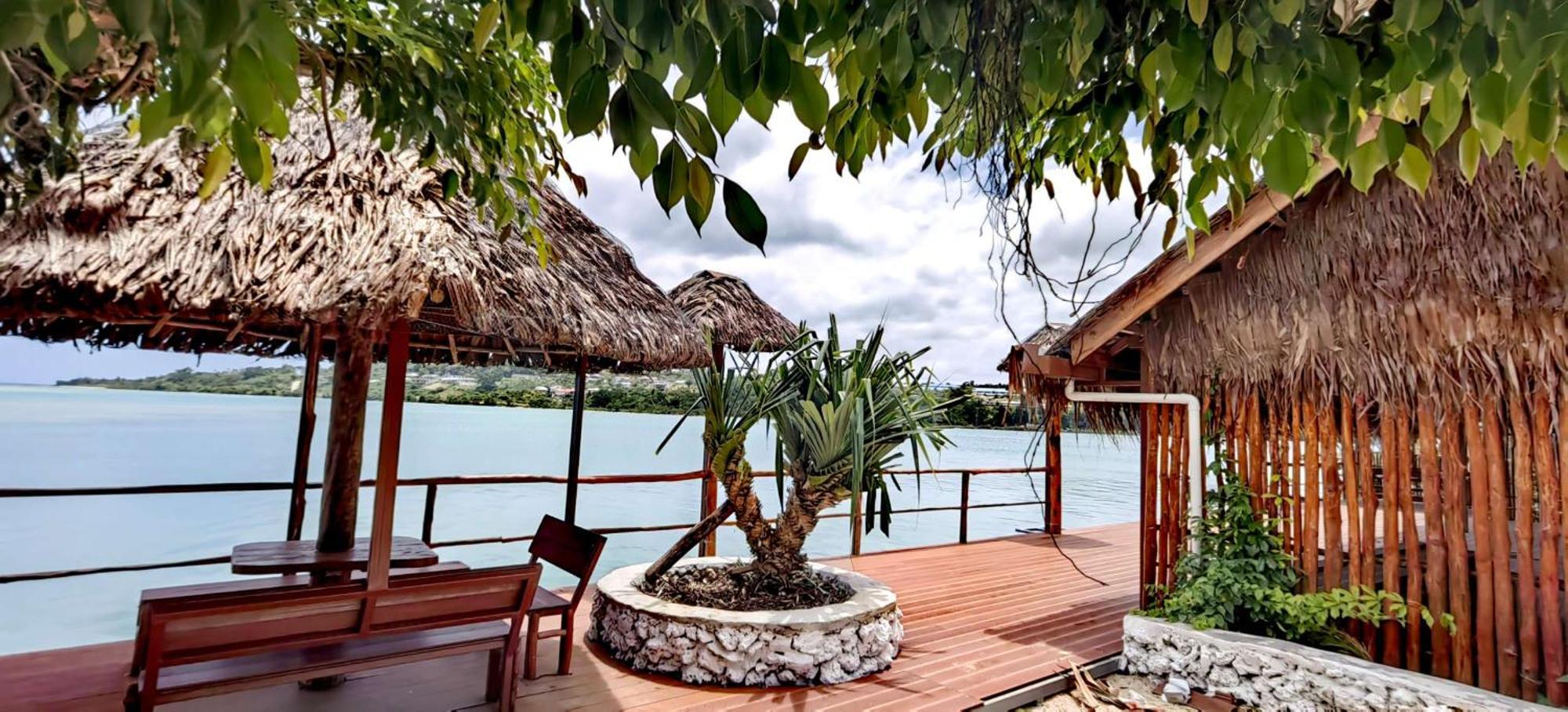 Crystal Beach Hotel Port Vila Esterno foto